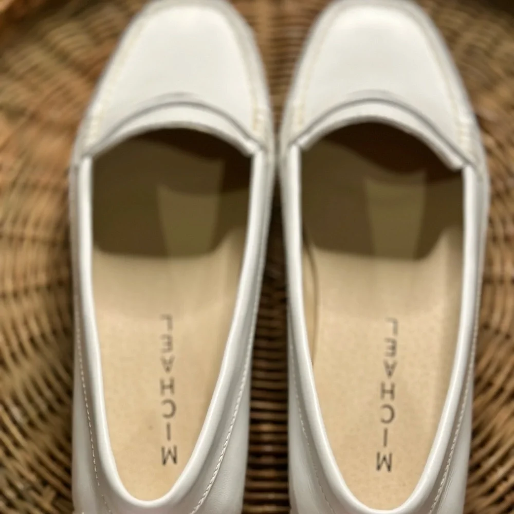 Michaels White Leather Summer Ready Slip On Driving Women's Loafers Flats